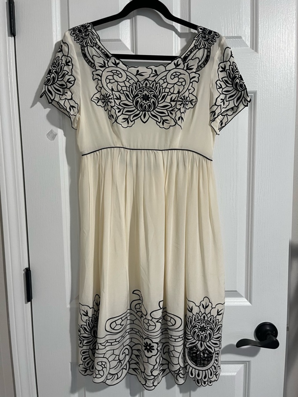 Chloe Vintage Silk Blend? Knee Length Dress Size 6 Cream Sheer Embroidered